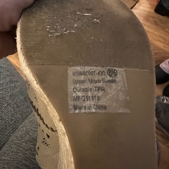 VERY G GLORIA LASER CUT WEDGES - GUC - SIZE 8.5 - Picture 12 of 15